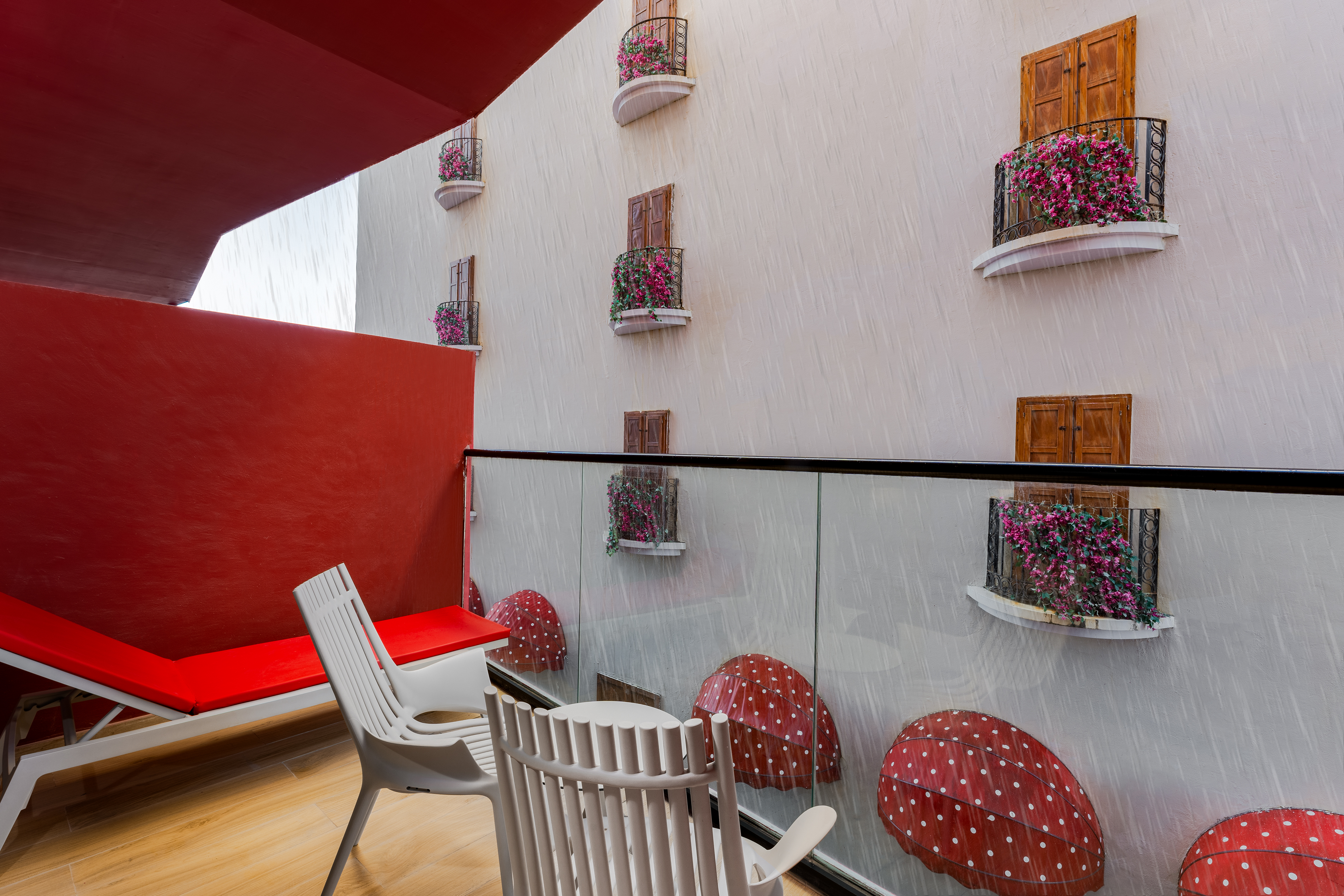 Rainy Street View Room