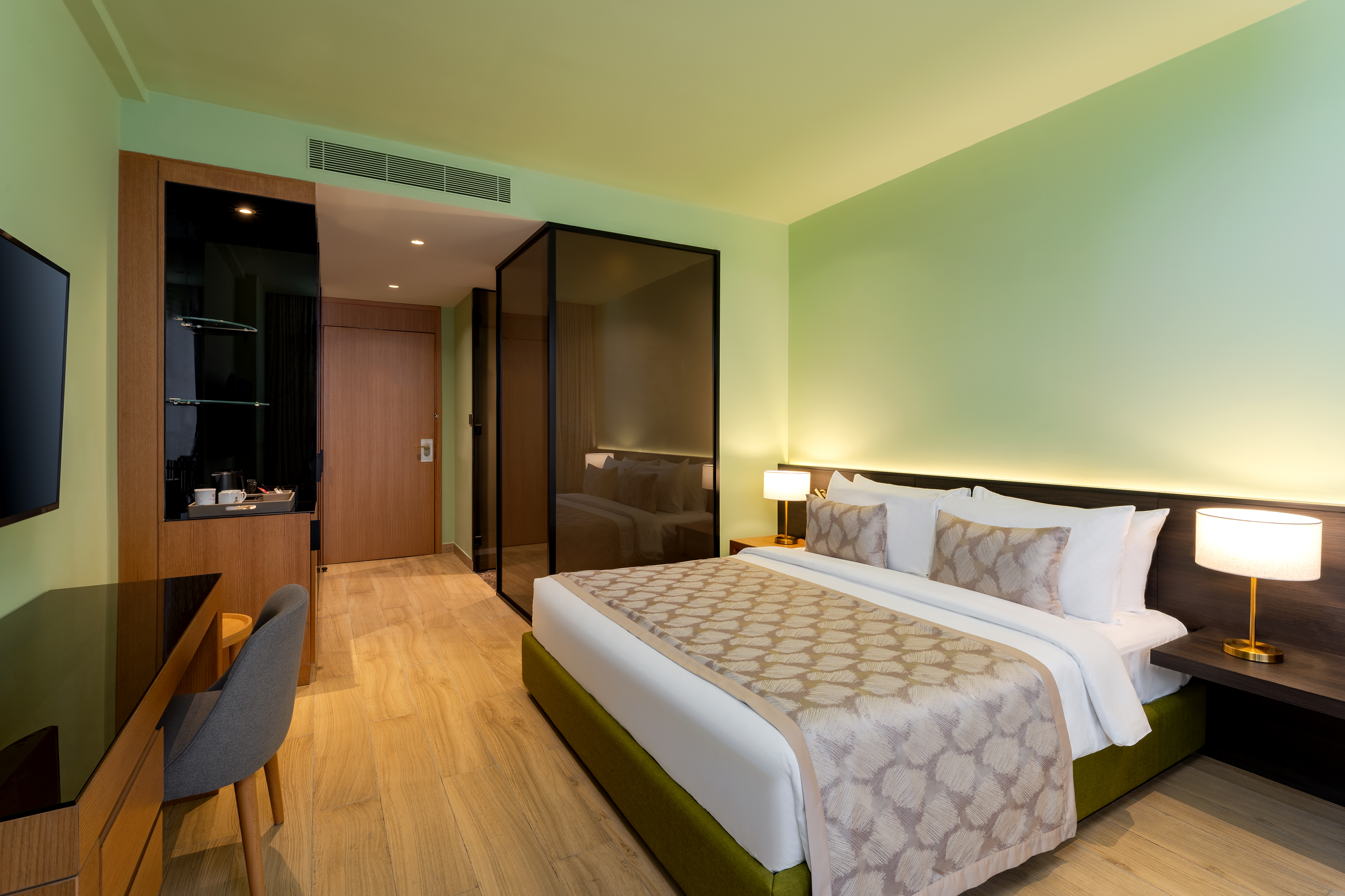 Rainy Street View Room